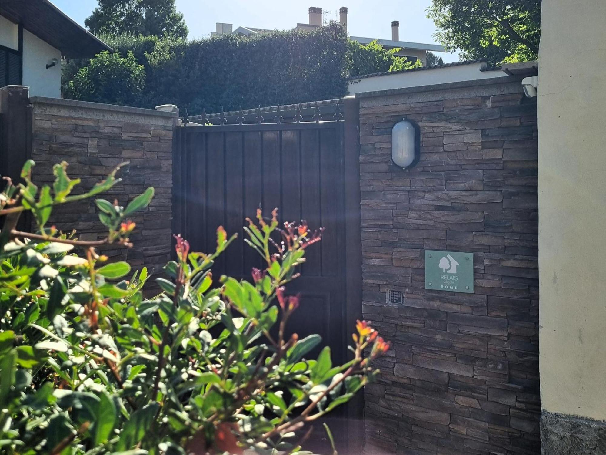 Relais Cassia Rome - Parking, Wi-Fi & Barbecue Villa Exterior photo